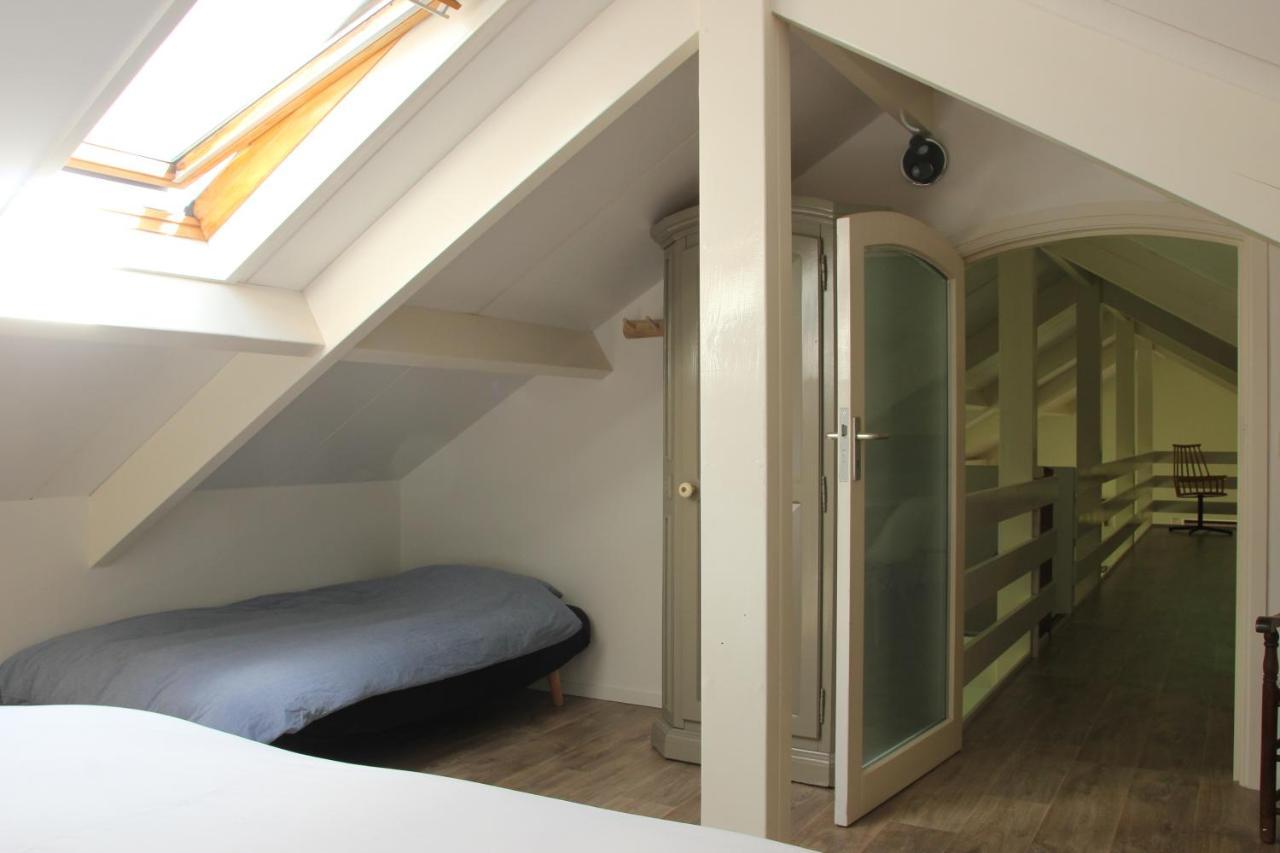 Familiehuis De Betuwe Met Prive Kunstgras Tennisbaan En Sauna Villa Erichem Exteriör bild